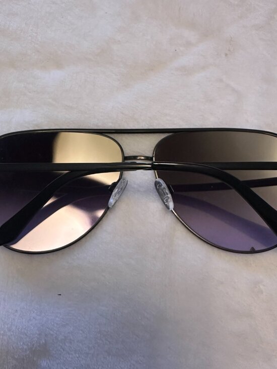 Quay High Key Aviator Glasses main image 9